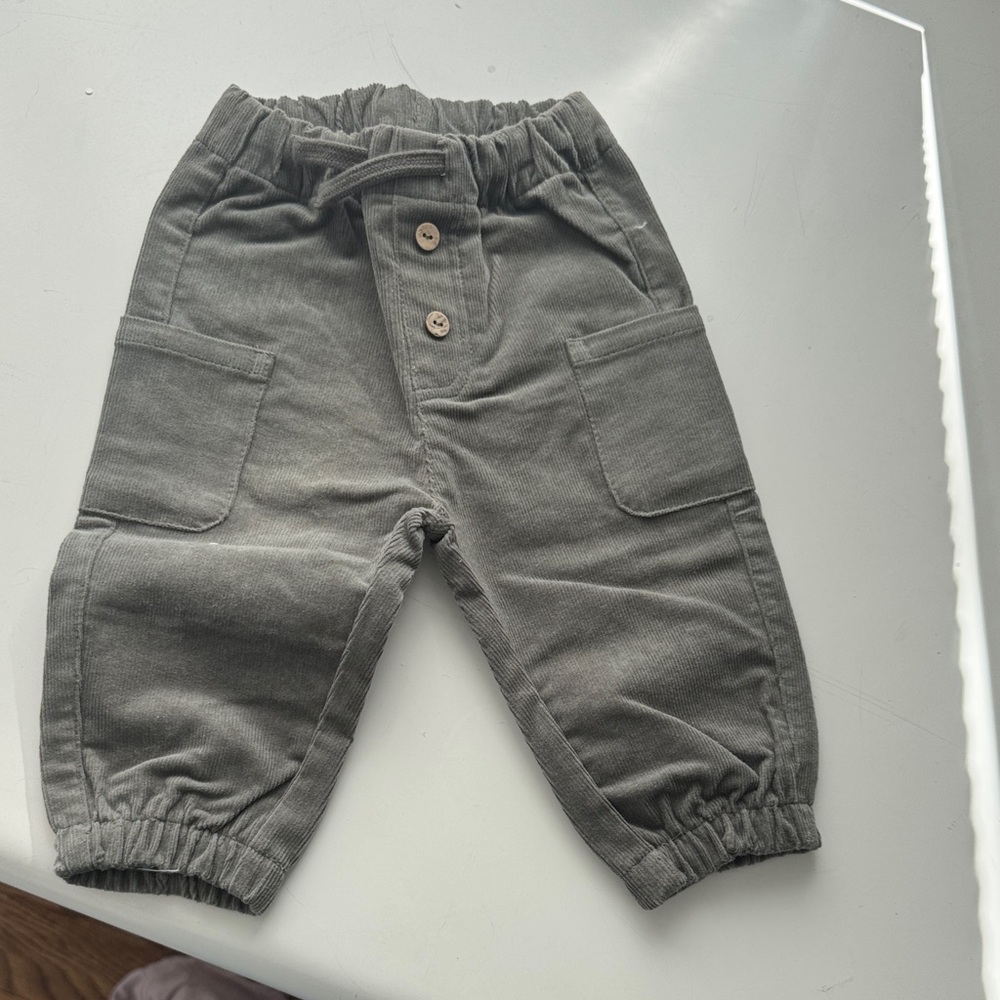 Quincy Mae Cream and Gray Kids Matching Set - Picture 3 of 6